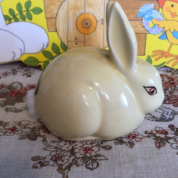 Vintage bunny cotton dispenser